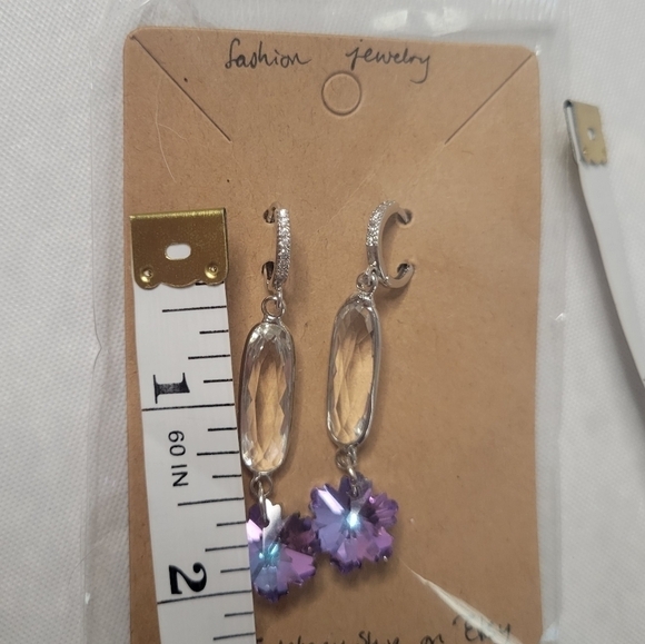 Purple Iridescent Floral Earrings NWT - Picture 4 of 5